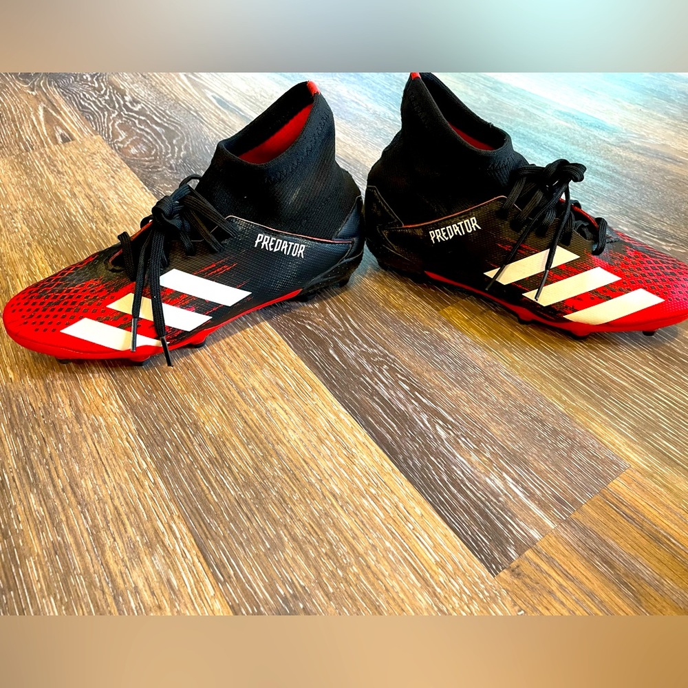 Adidas predator cleats youth size 5